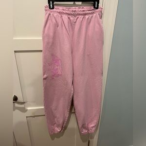 Boys Lie pink sweatpants in size small. never worn.